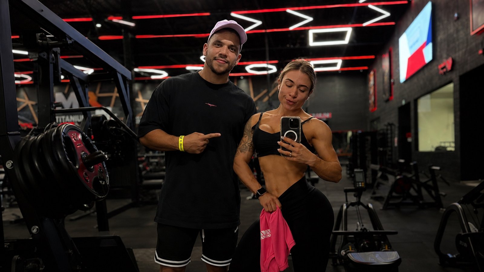 Fundadores da N2 Squad na academia